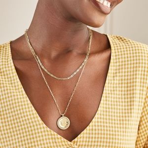 S&D Heritage Coin Pendant Necklace in Gold